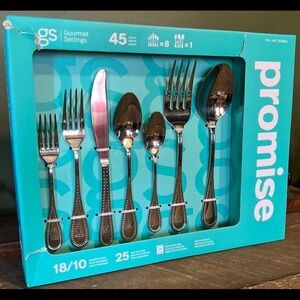 NIB GOURMET SETTINGS 45 PIECE STAINLESS STEEL FLATWARE SET SERVICE FOR 8